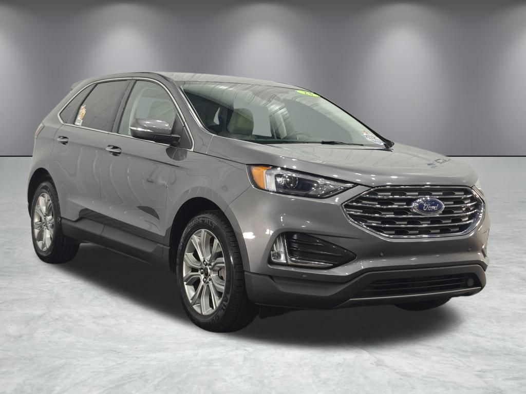2023 Ford Edge Titanium photo 2