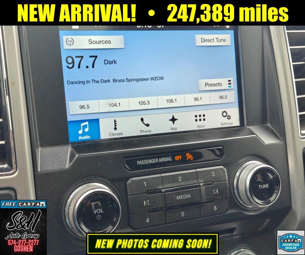 2017 Ford F-150 Platinum photo 2