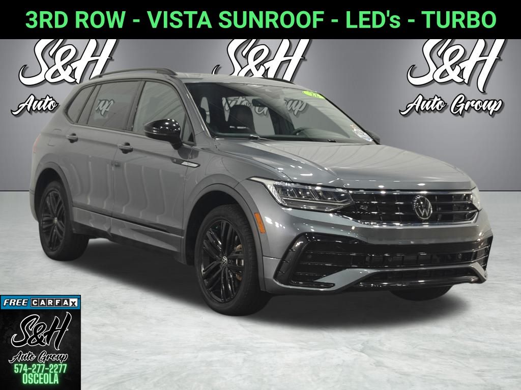 2022 Volkswagen Tiguan SE R-LINE BLACK's photo