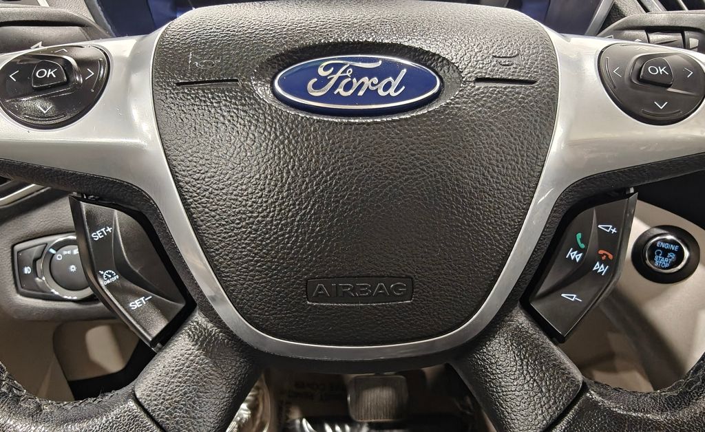 2013 Ford C-Max Hybrid SEL photo 4