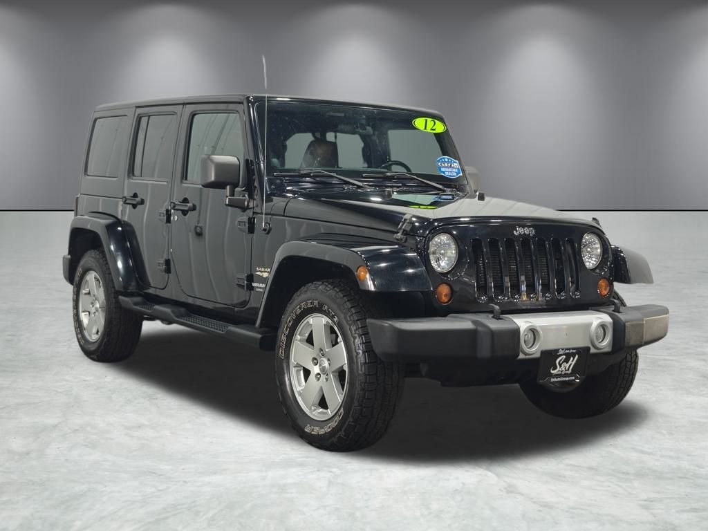 2012 Jeep Wrangler Unlimited Sahara photo 2