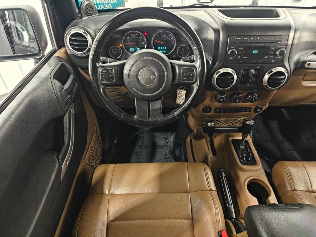2012 Jeep Wrangler Unlimited Sahara photo 4