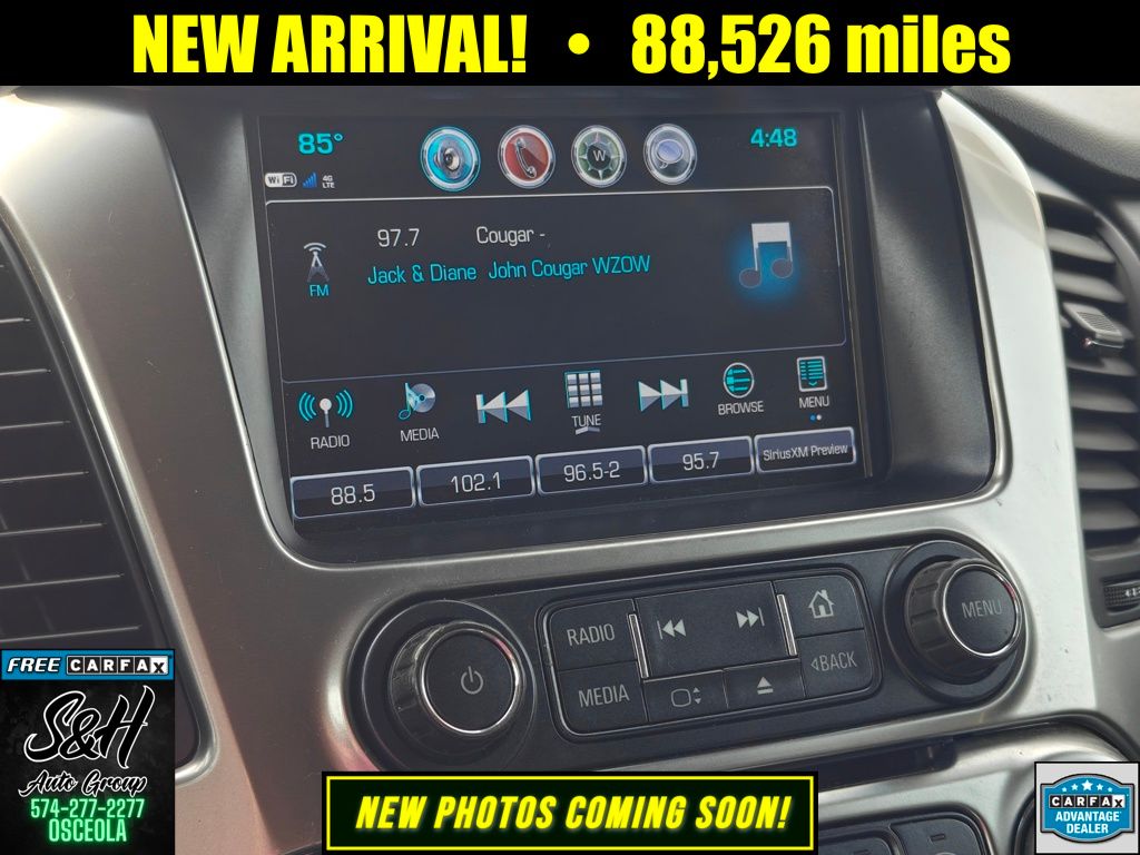 2017 Chevrolet Suburban LT photo 3