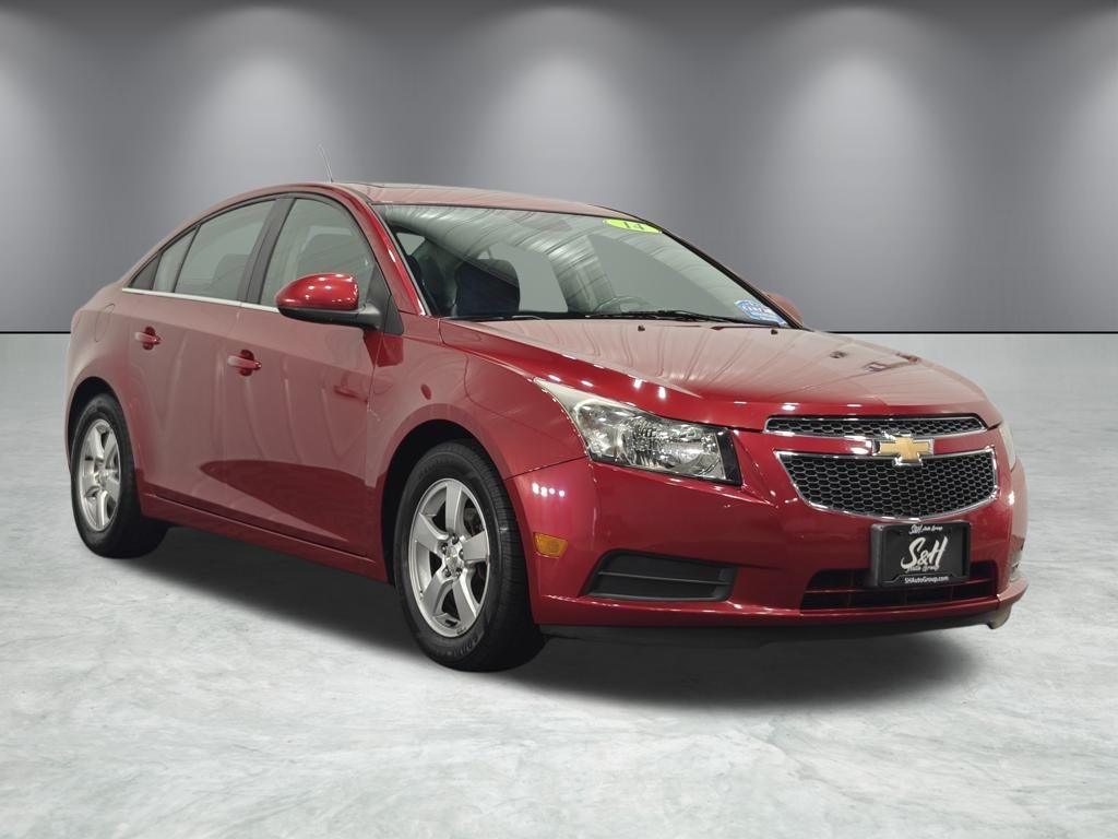 2014 Chevrolet Cruze photo 2
