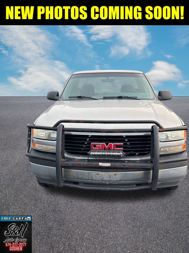 2000 GMC Sierra SL's photo