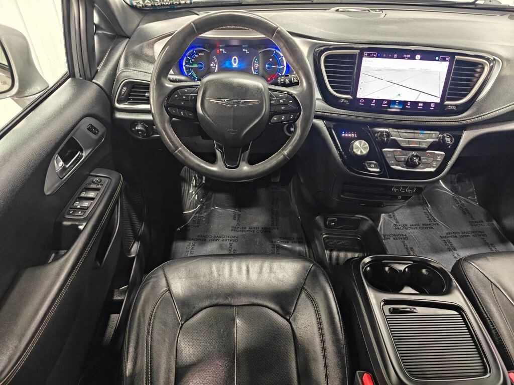 Used 2022 Chrysler Pacifica Hybrid Touring L Minivan/Van