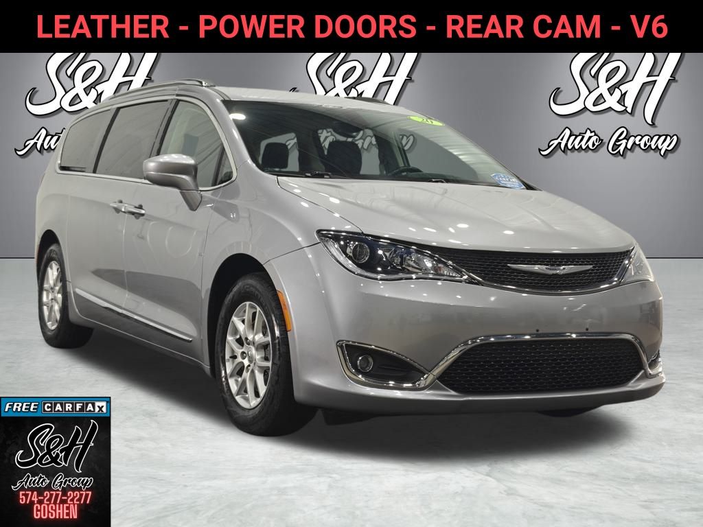 2020 Chrysler Pacifica Touring L's photo