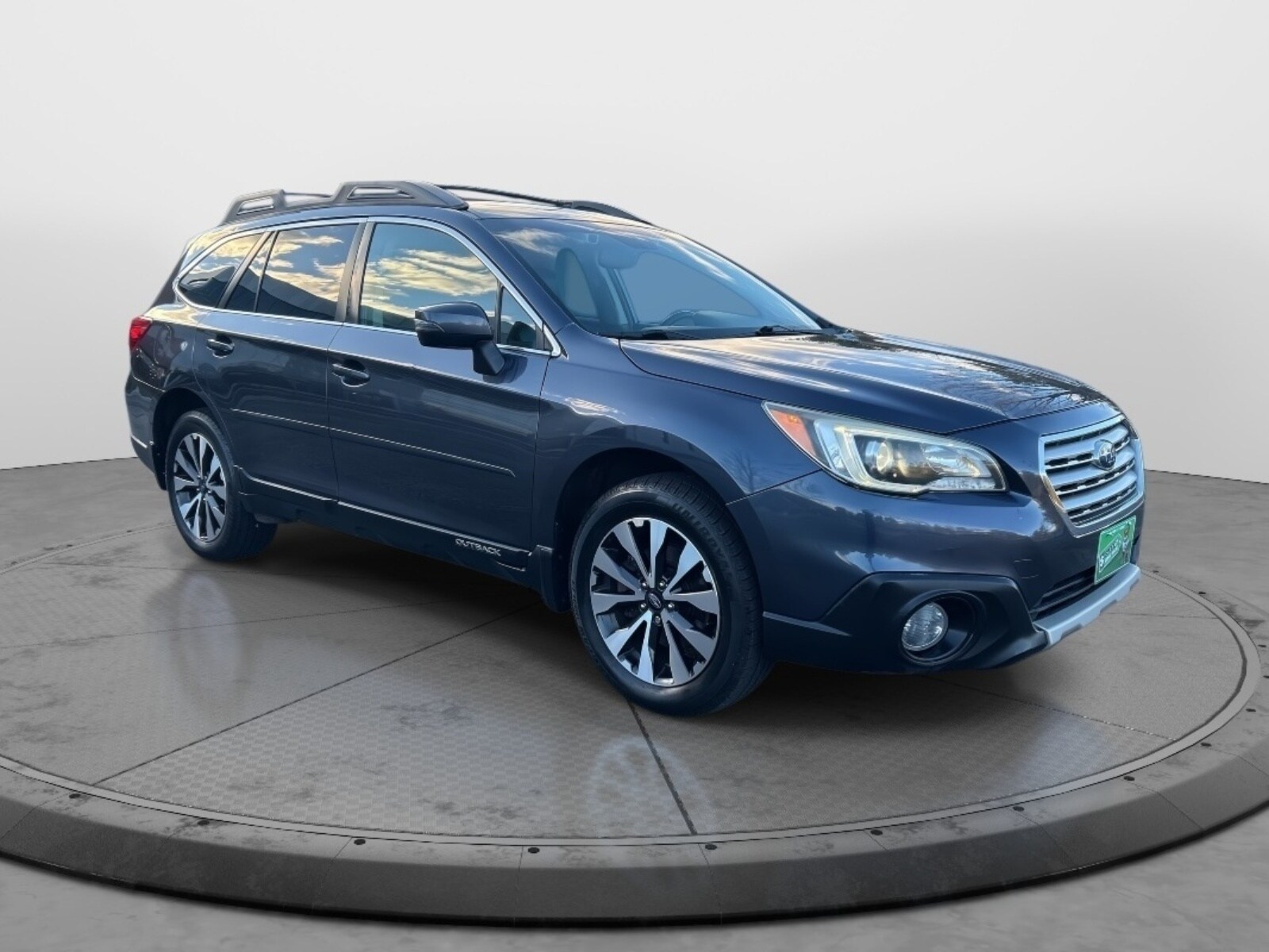 2015 Subaru Outback 3.6R Limited photo 2