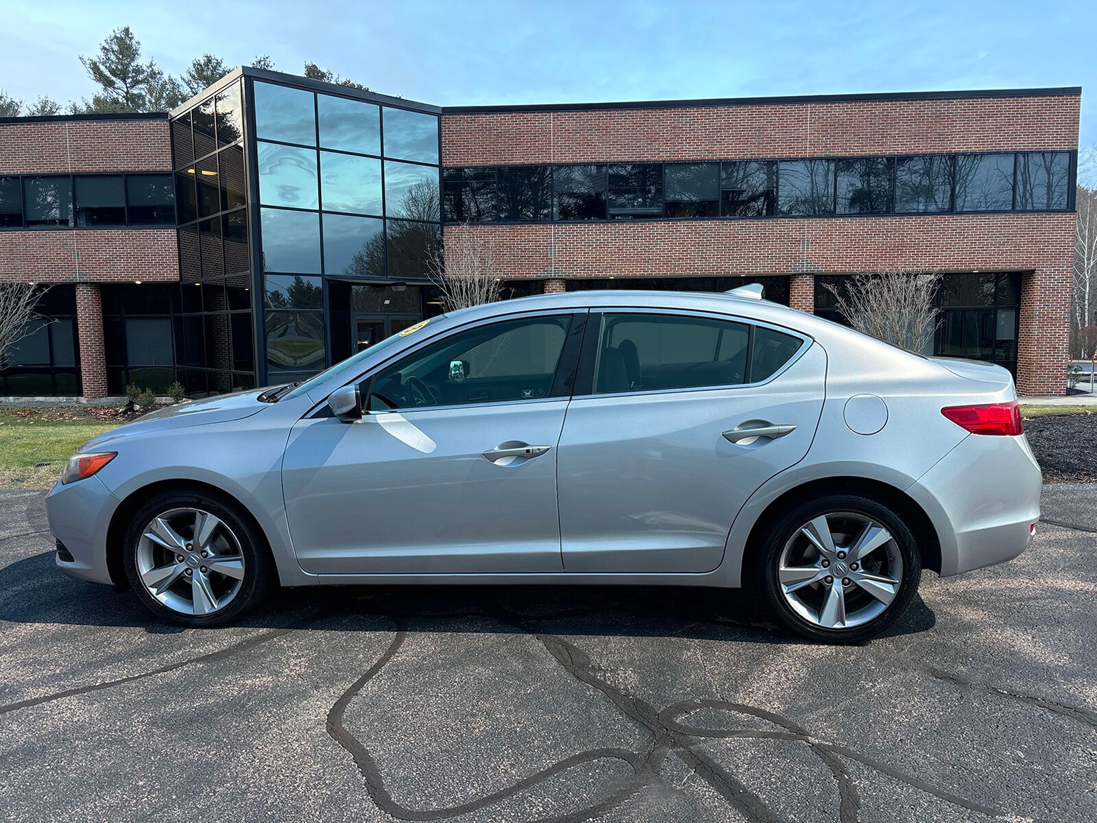2013 Acura ILX 2.0L Technology photo 2