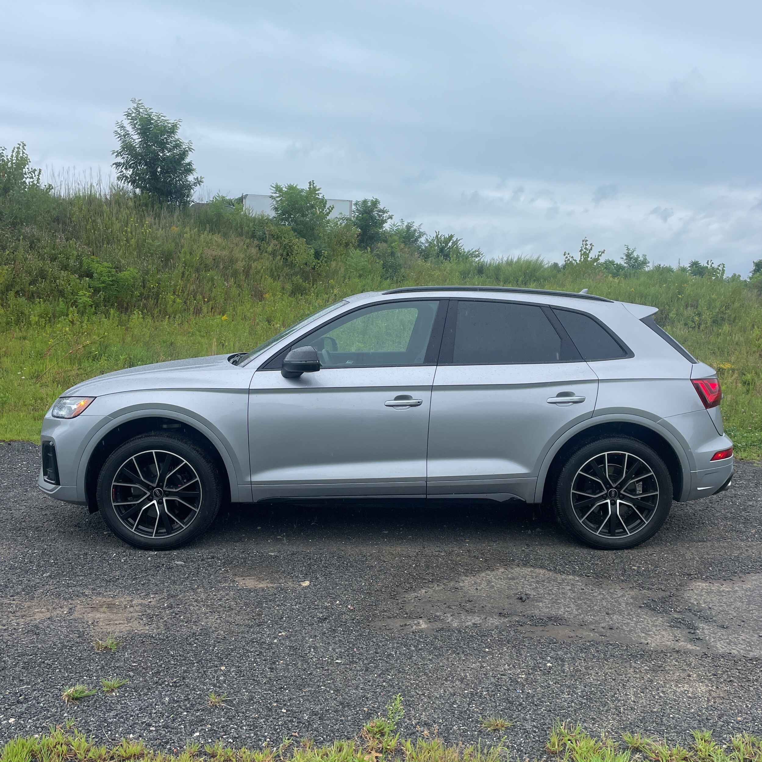 2022 Audi SQ5 Premium Plus photo 2
