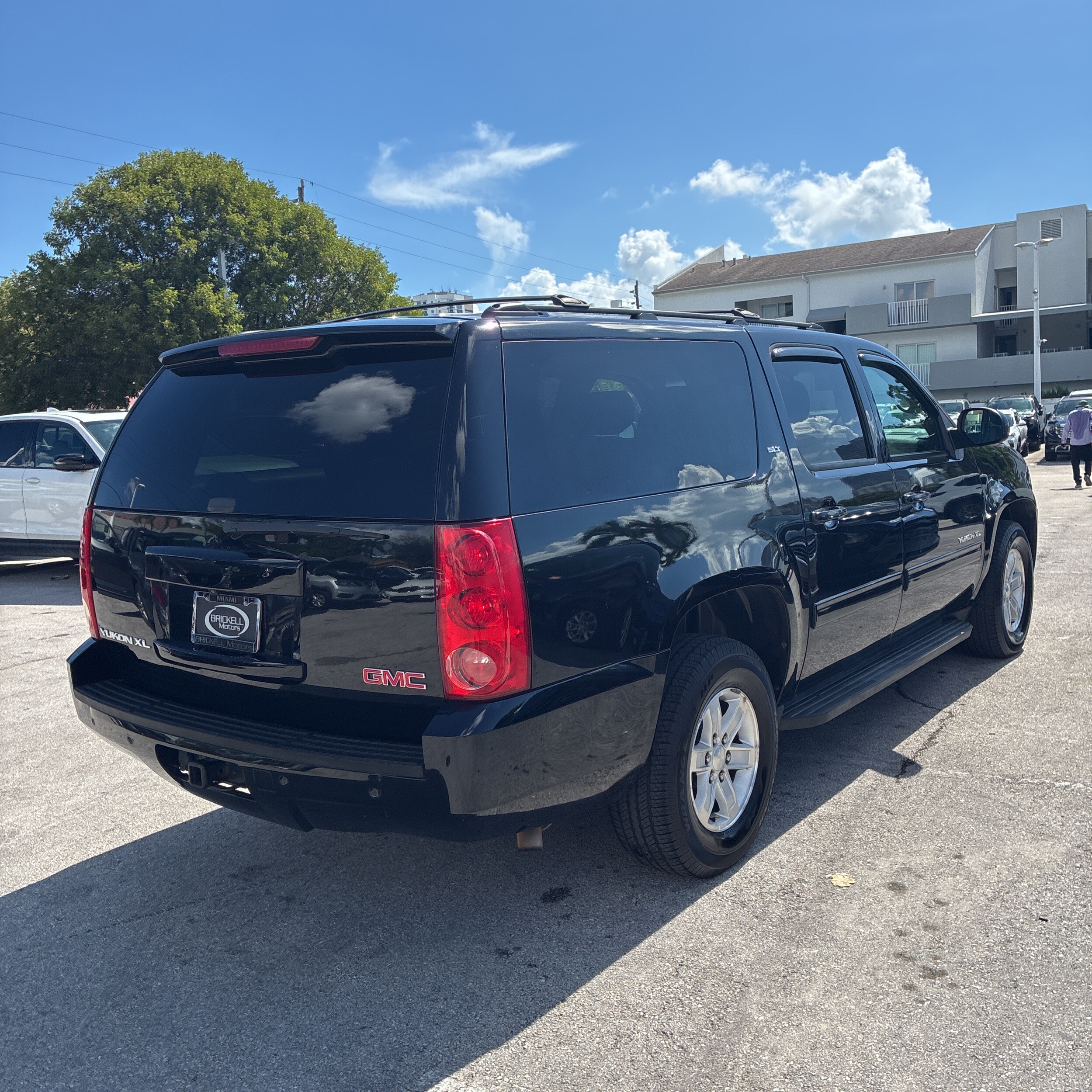 2013 Gmc Yukon XL 1500 SLT photo 2