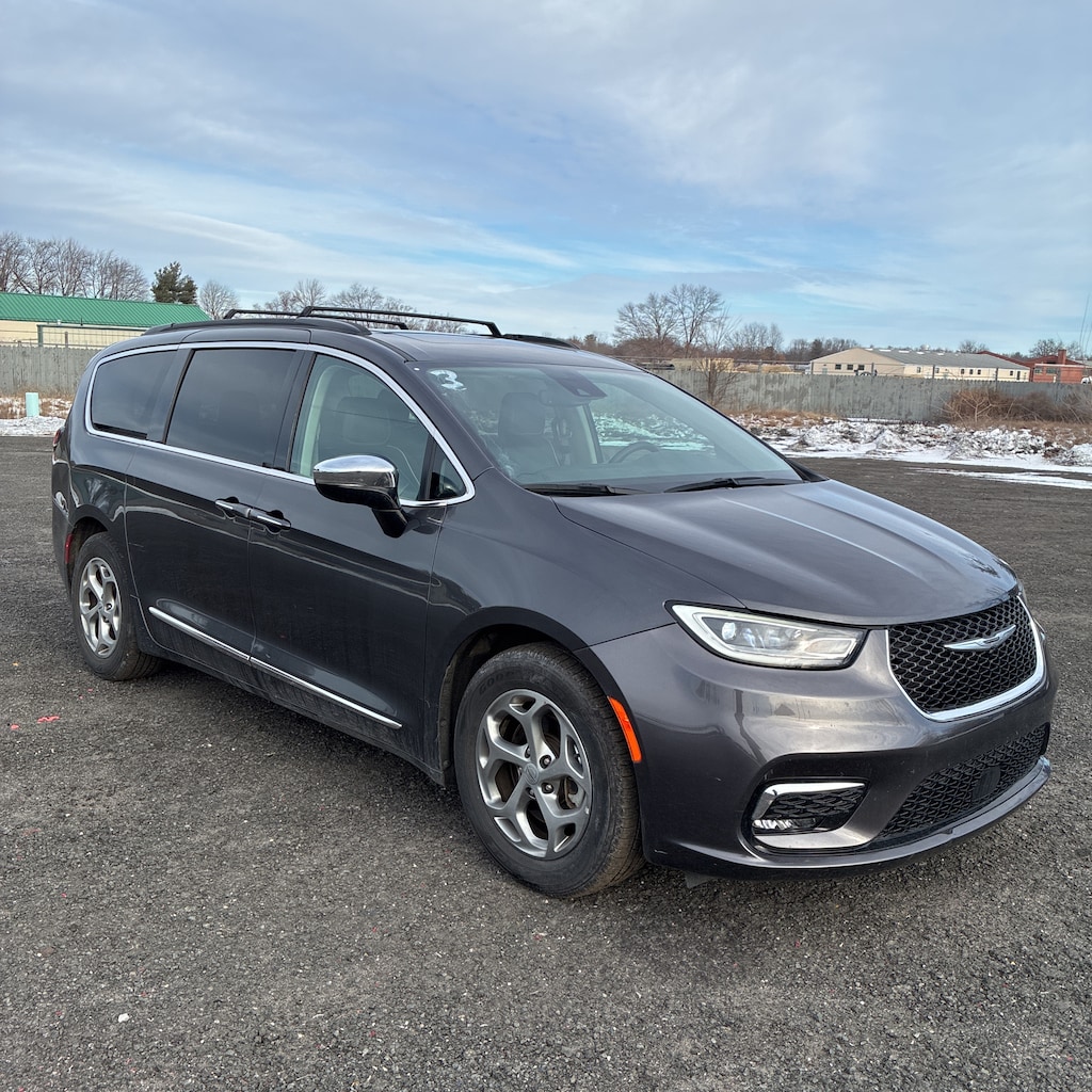 Used 2023 Chrysler Pacifica Limited Van Passenger Van