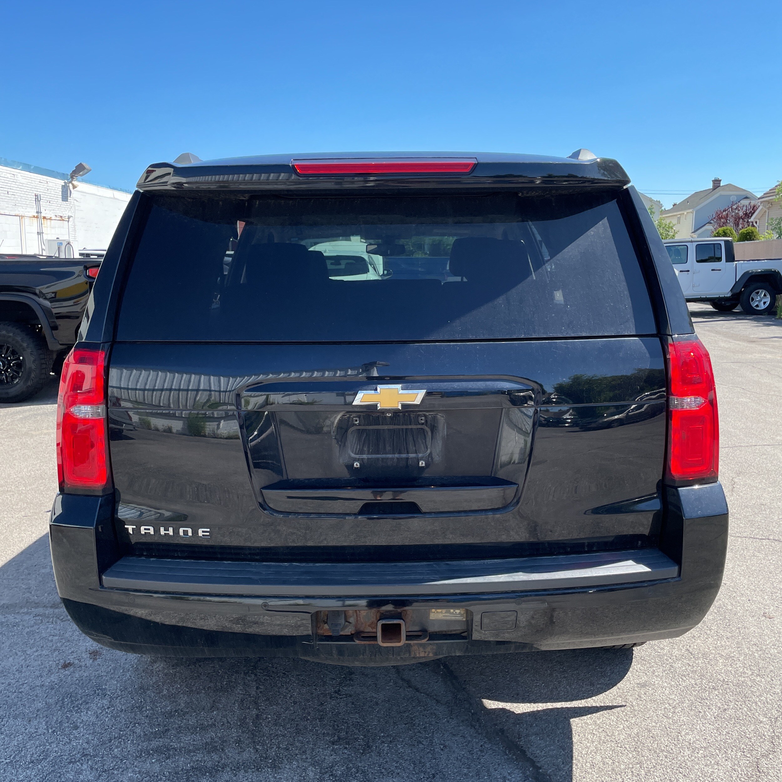 2017 Chevrolet Tahoe LS photo 2