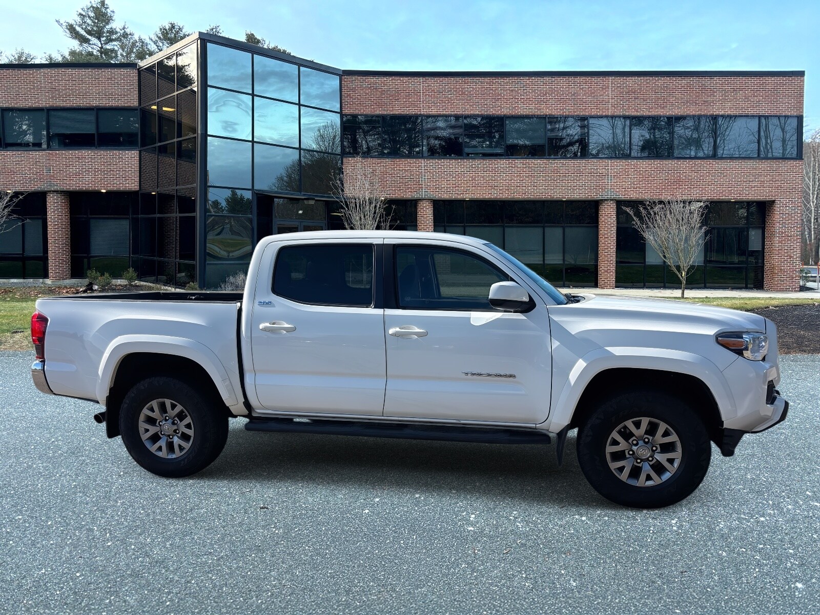 2019 Toyota Tacoma SR5 V6 photo 4