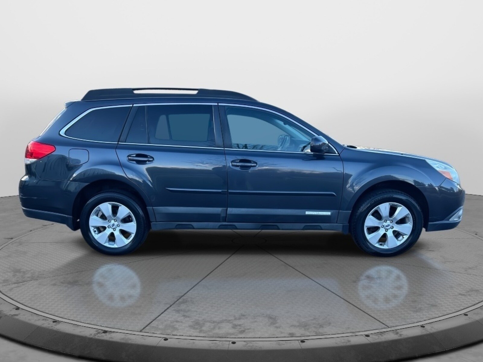 2012 Subaru Outback 2.5i Limited photo 2