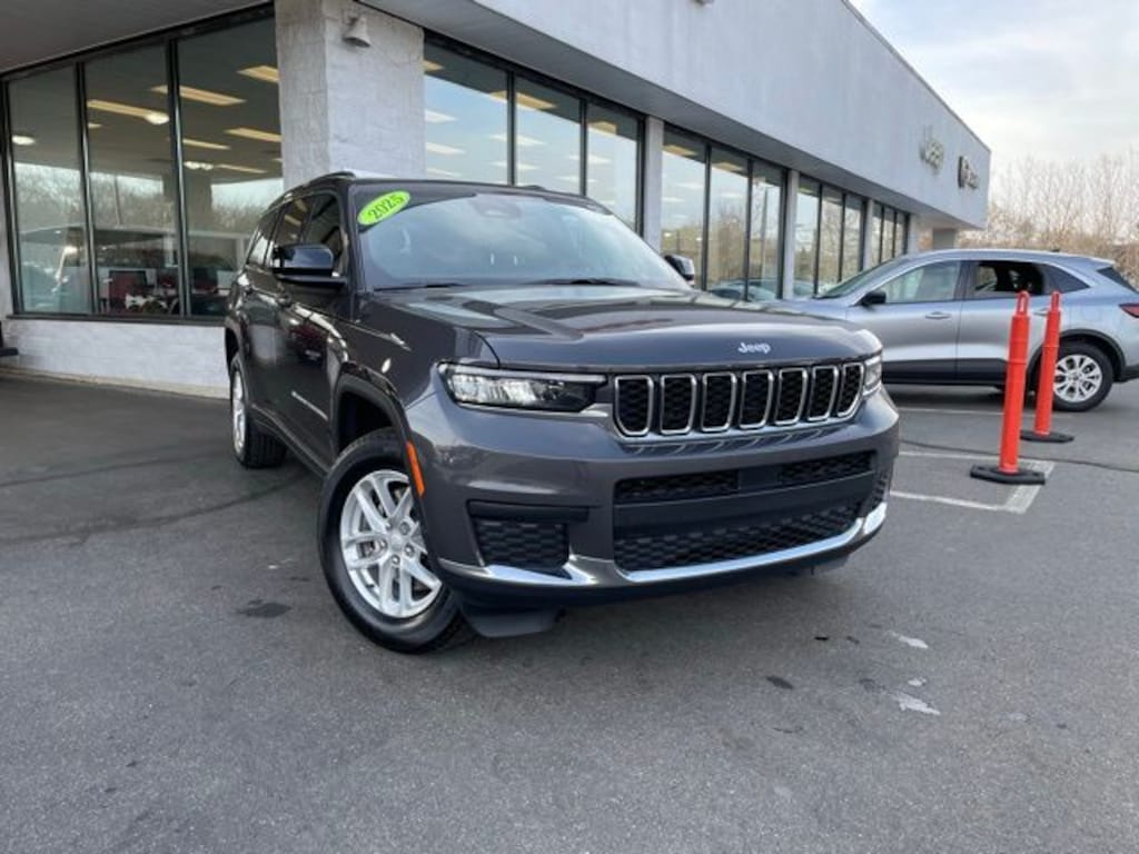 Used 2025 Jeep Grand Cherokee L Laredo SUV