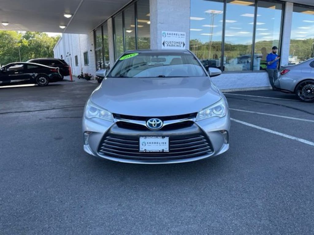 Used 2015 Toyota Camry Hybrid LE Sedan