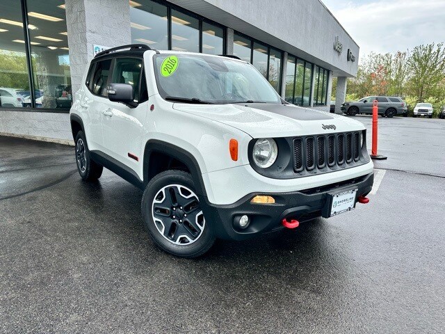 2016 Jeep Renegade Trailhawk photo 3