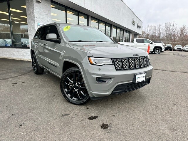 2021 Jeep Grand Cherokee Laredo X photo 3