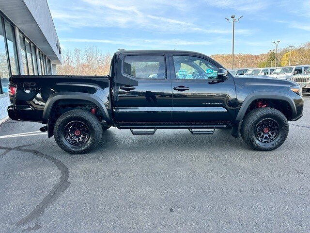 2022 Toyota Tacoma TRD Pro photo 4