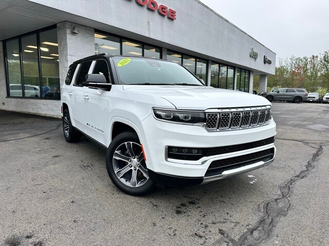2023 Jeep Grand Wagoneer Base photo 3