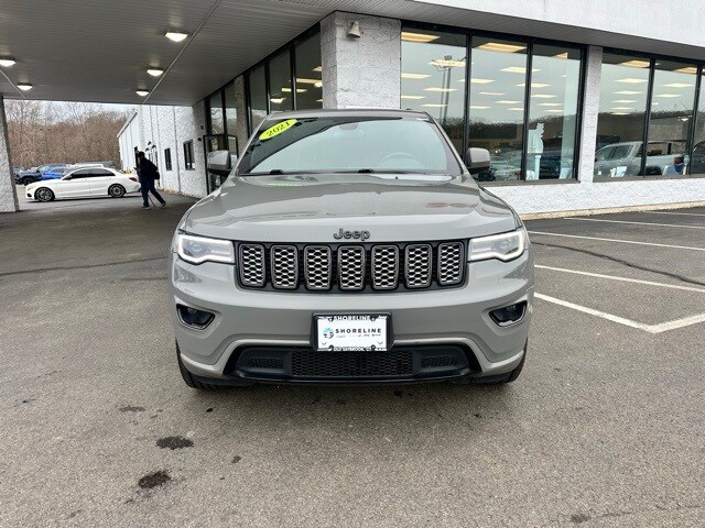 2021 Jeep Grand Cherokee Laredo X photo 2