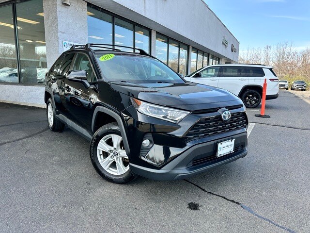 2021 Toyota RAV4 Hybrid XLE photo 3