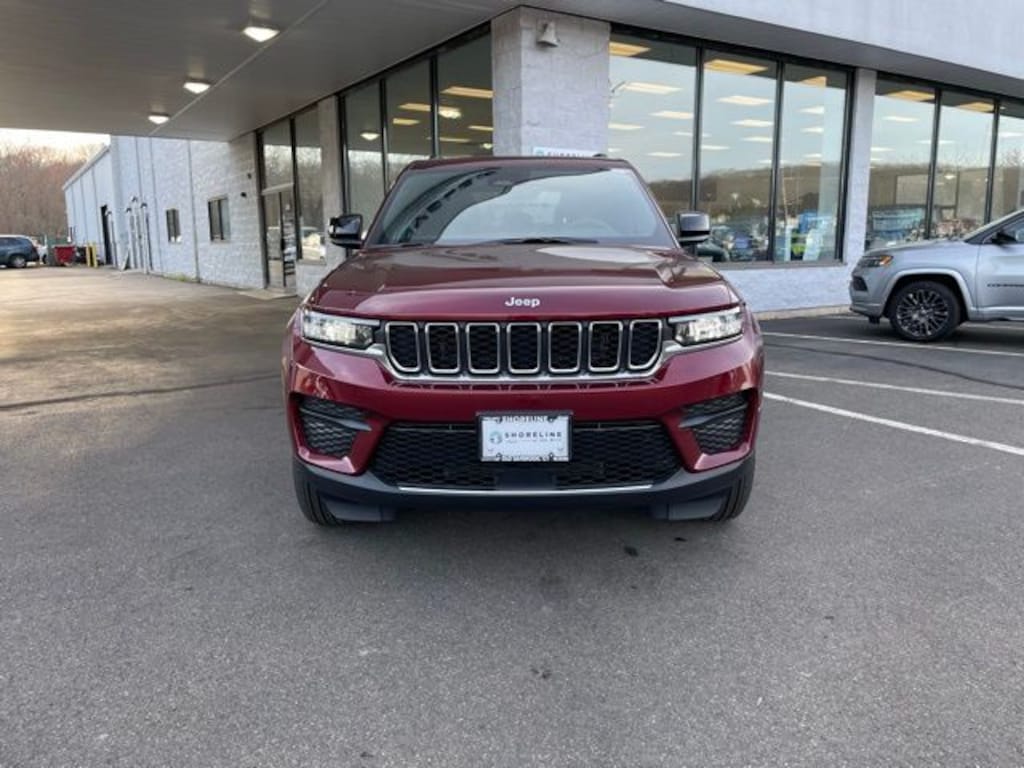 Used 2025 Jeep Grand Cherokee Laredo SUV