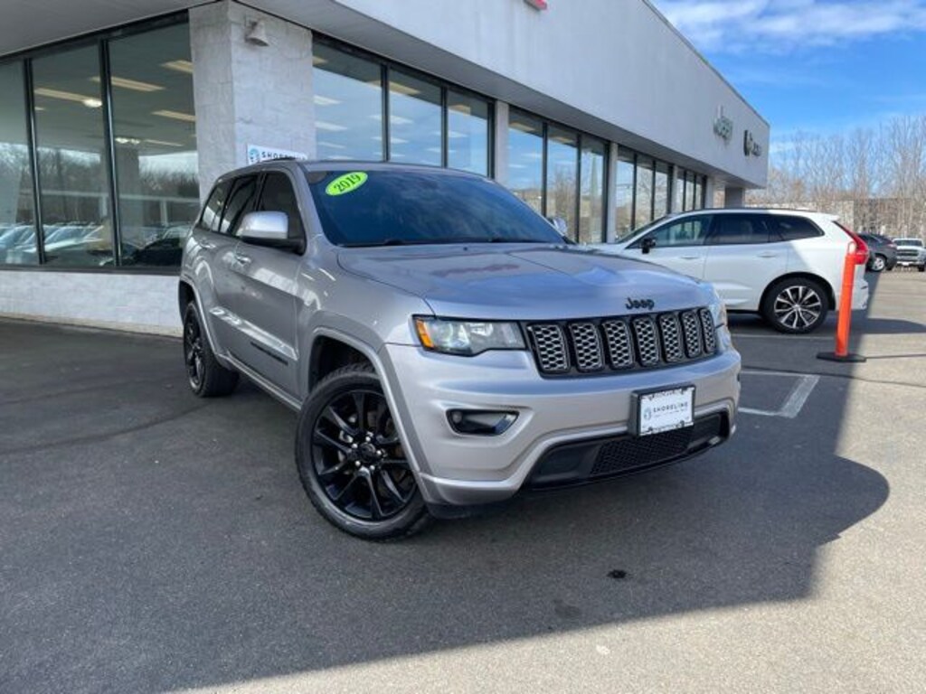Used 2019 Jeep Grand Cherokee Laredo SUV