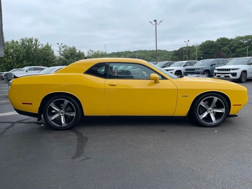 Used 2017 Dodge Challenger R/T Coupe