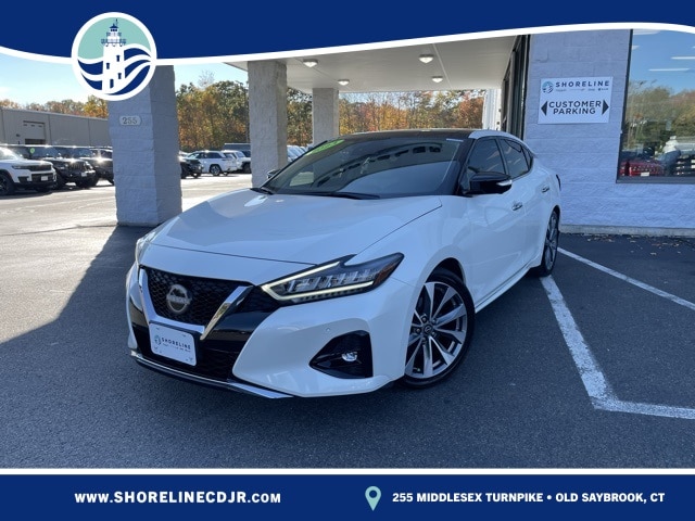2023 Nissan Maxima Platinum's photo