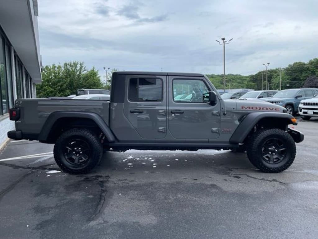 Used 2023 Jeep Gladiator Mojave Truck Crew Cab