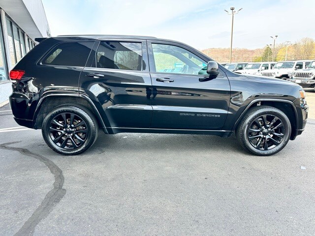 2019 Jeep Grand Cherokee Laredo photo 4
