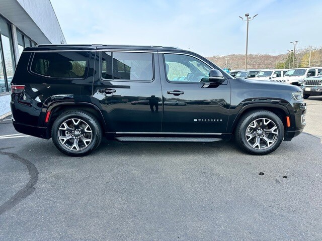 2023 Jeep Wagoneer Series III photo 3