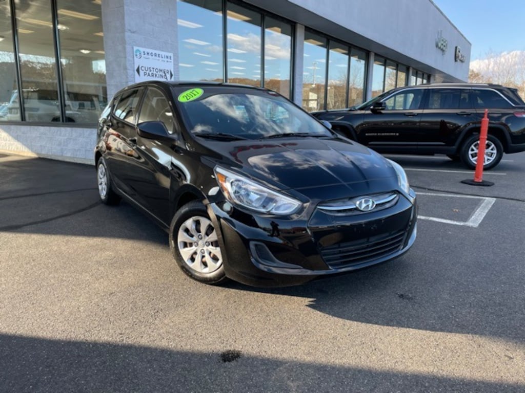 Used 2017 Hyundai Accent SE Hatchback