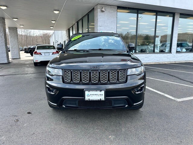 2019 Jeep Grand Cherokee Laredo photo 2