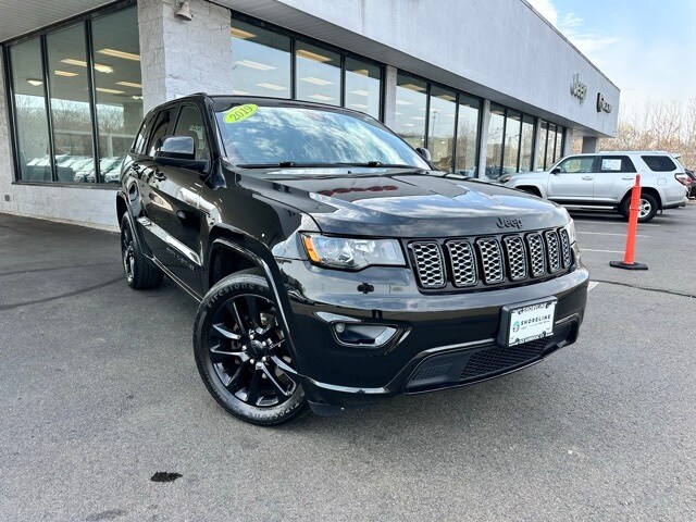 2019 Jeep Grand Cherokee Laredo photo 3