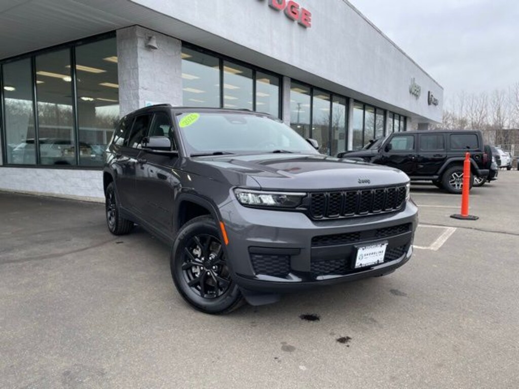 Used 2025 Jeep Grand Cherokee L Laredo SUV