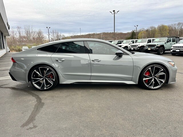2022 Audi RS 7 Avant Base photo 4