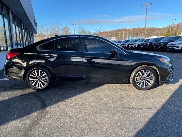 2018 Subaru Legacy 2.5i Premium photo 2