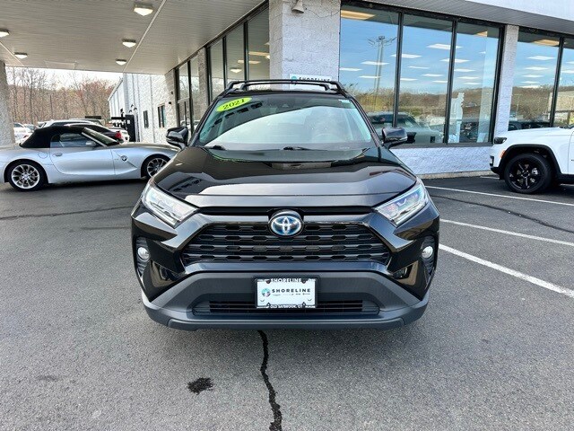 2021 Toyota RAV4 Hybrid XLE photo 2