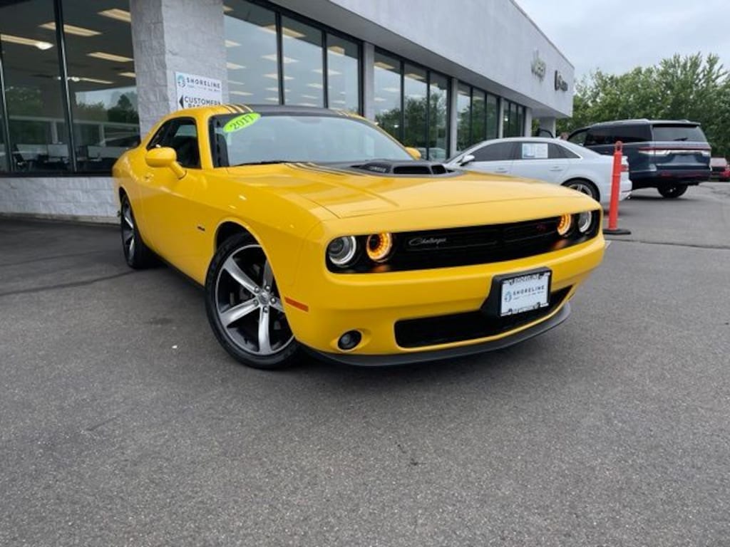 Used 2017 Dodge Challenger R/T Coupe