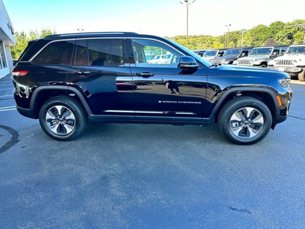 New 2023 Jeep Grand Cherokee 4xe  Sport Utility