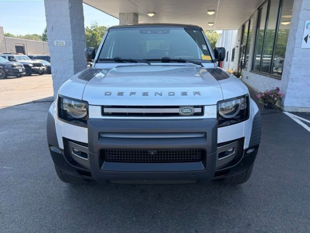Used 2024 Land Rover Defender 110 X-Dynamic SE SUV