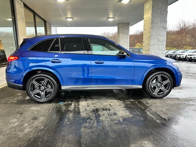 2023 Mercedes Benz GLC 300 4MATIC photo 4