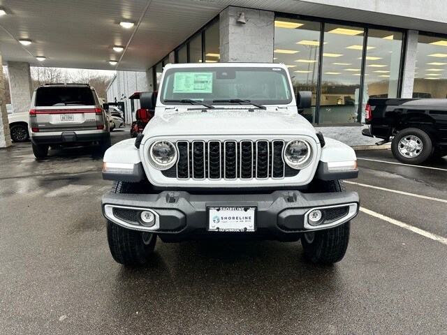 2025 Jeep Wrangler Sahara photo 2