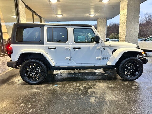 2021 Jeep Wrangler Unlimited Sahara 4xe photo 4