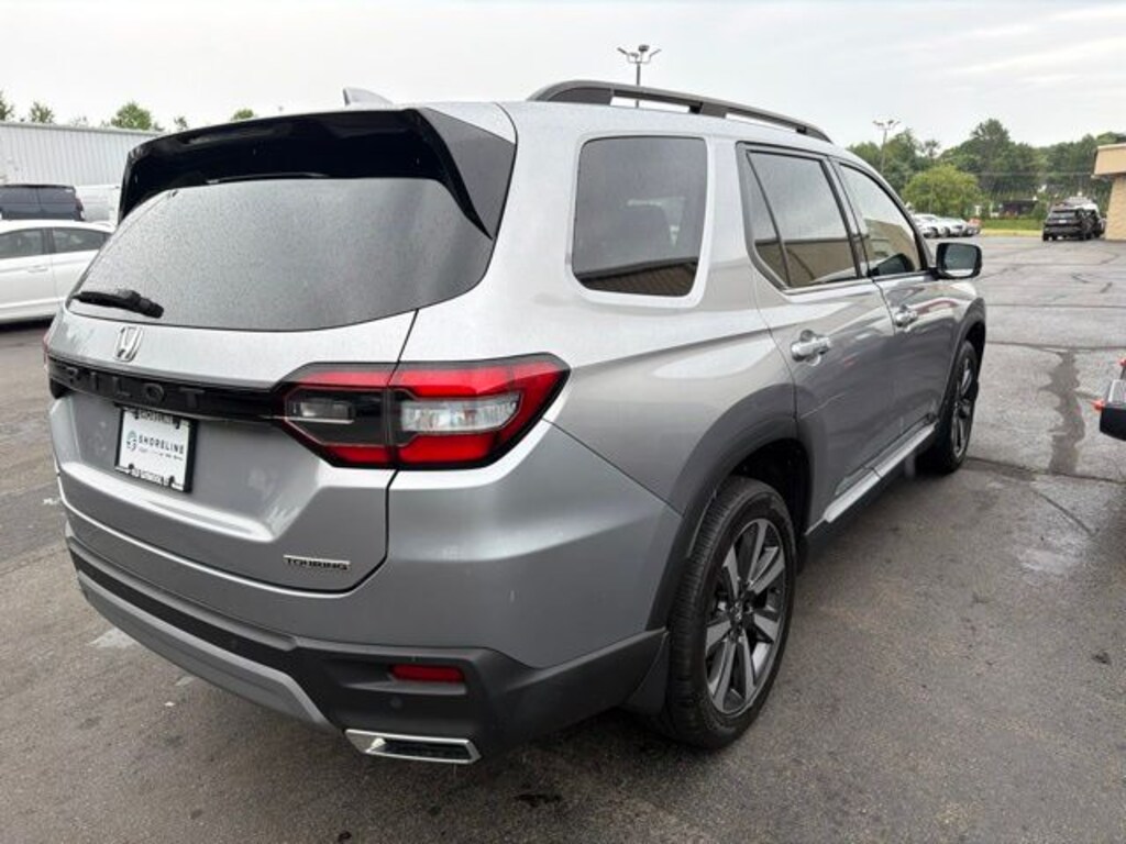 Used 2024 Honda Pilot Touring SUV