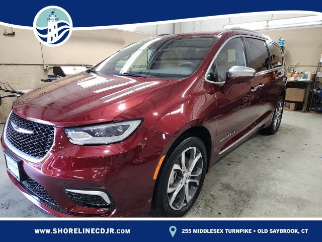2021 Chrysler Pacifica Pinnacle's photo