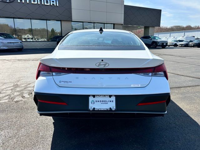 2025 Hyundai Elantra SE - Photo 6